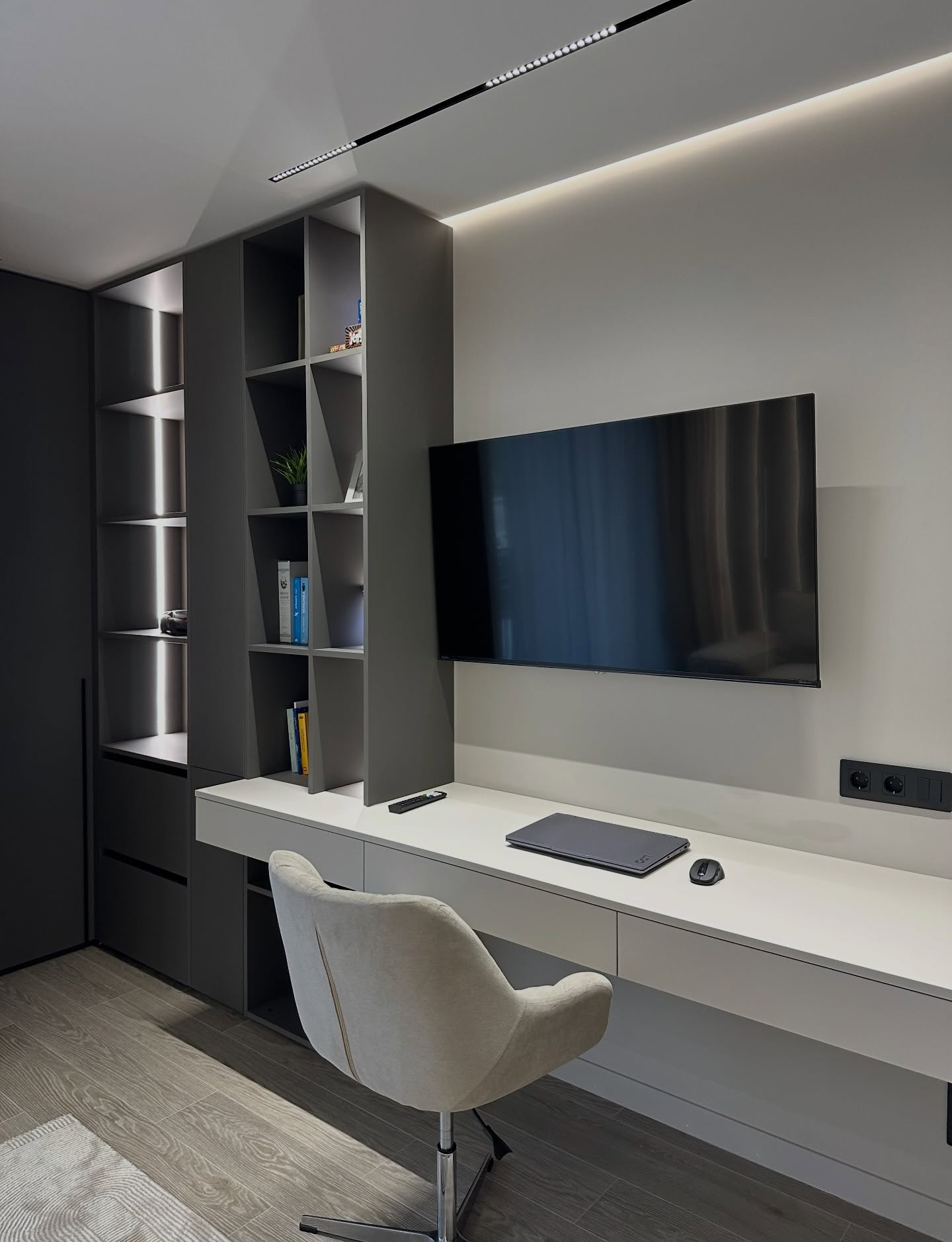 Living-office monolit grafit